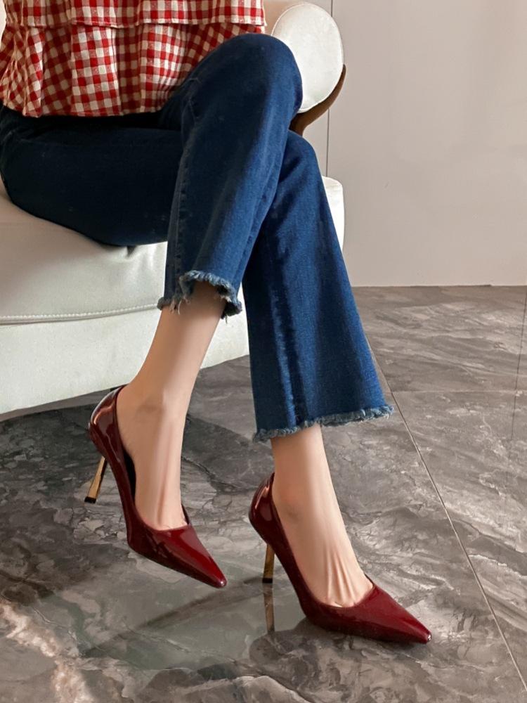 2024 новые черные лакированные туфли из треугольной золотой лакированной кожи с золотистым каблуком, женские туфли на плоской подошве с тонким острым каблуком, универсальные туфли на высоком каблуке