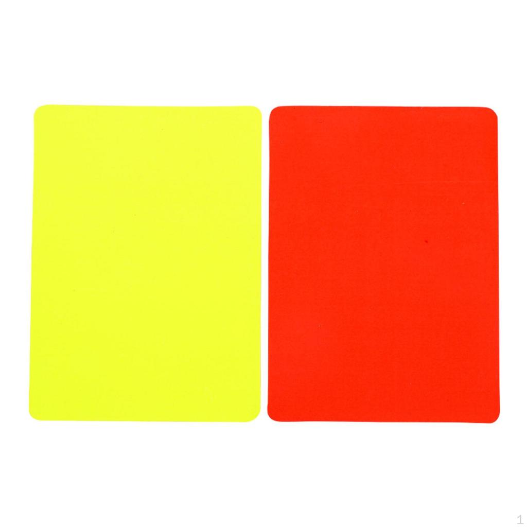 Судейский комплект с красными и желтыми карточками на игровой день