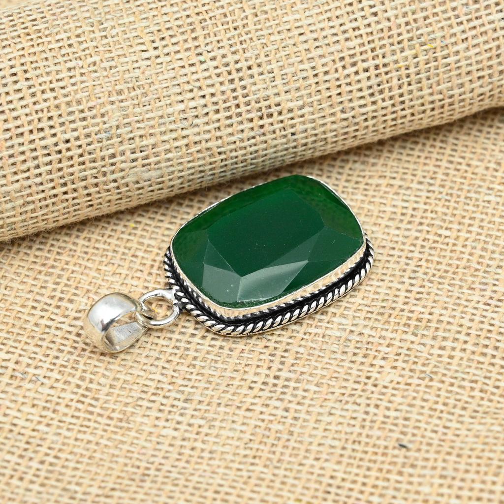 Green Onyx Gorgeous Gemstone 925 Sterling Silver Handmade Pendant Jewelry