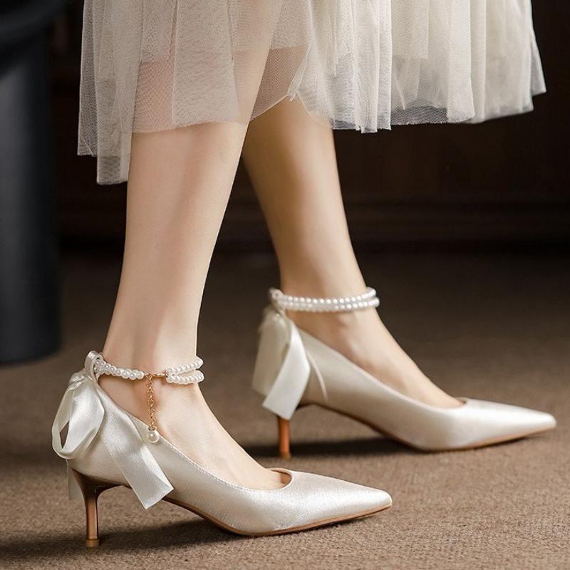2024 новые туфли на каблуках с бантом и жемчугом, тонкие каблуки, заостренные, одинарные туфли для подружек невесты, модные простые универсальные туфли на высоком каблуке для женщин