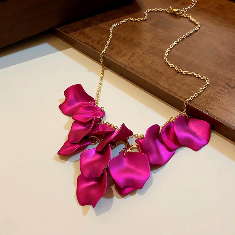 Exaggerated Colorful Petal Necklace For Women Irregular Fringe Flower Necklace Collarbone Chains Party Wedding Jewelry Gifts K-