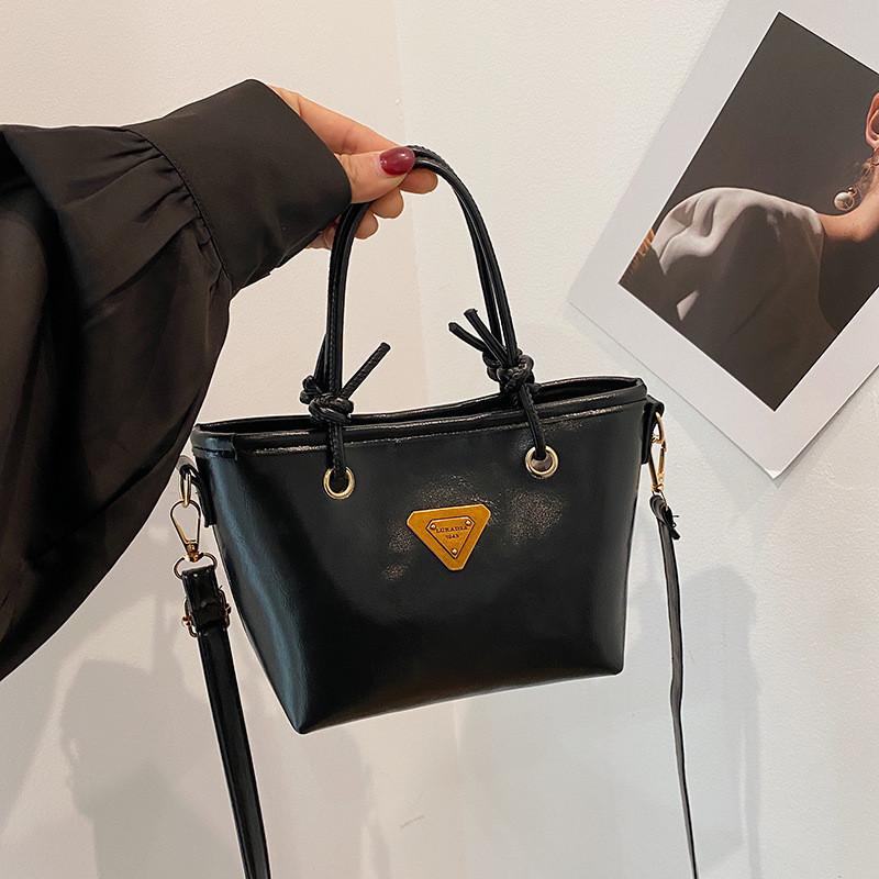 Стиль Уличный Ретро Золотая Этикетка Декорация Женская Одноплечевая Сумка-Ведро