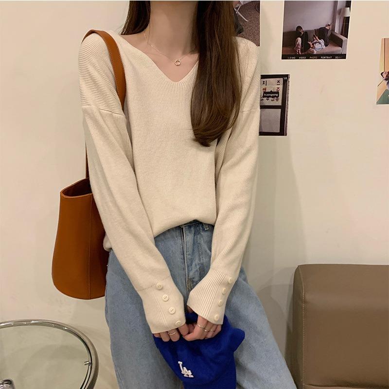 V-neck Bottoming Shirt Women's Summer Long-sleeved Gentle Sweater New Design Sense Niche Knitted Sweater Top