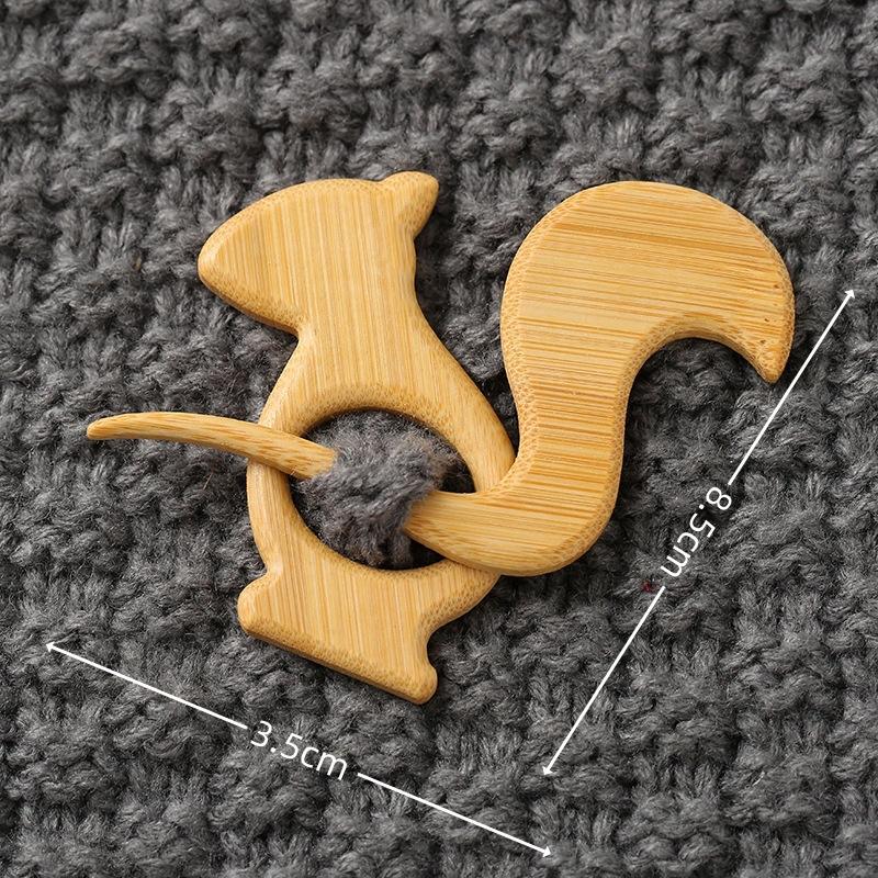Brooch Pin with Woodenanimal Pattern