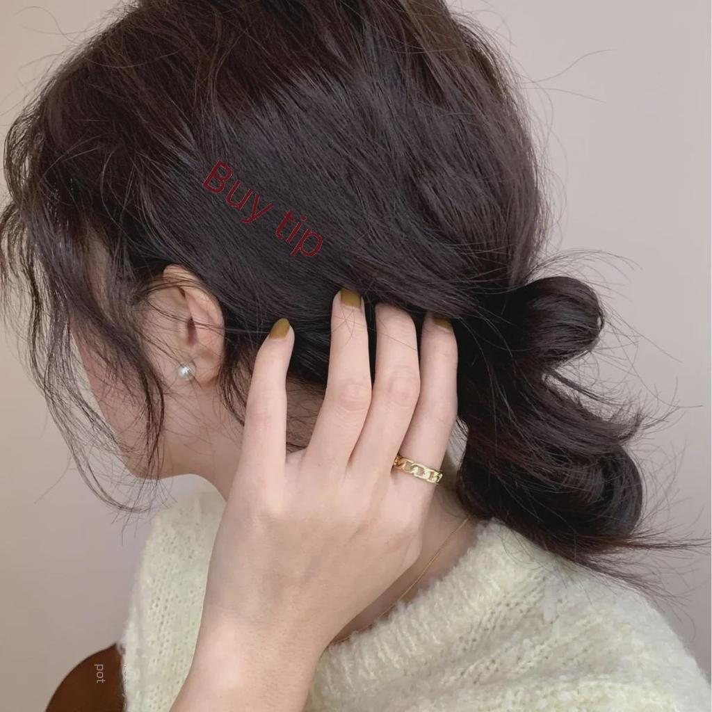 Заколка-бантик из бархата: Заколка-уточка 2024 года для челки и лба