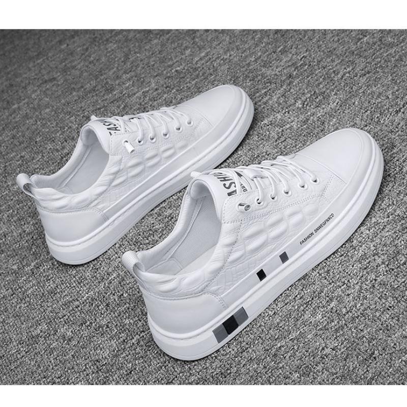 Мужская обувь. Осенние мужские туфли для доски. Повседневные кожаные туфли на плоской подошве. Дышащие маленькие белые туфли для отдыха.