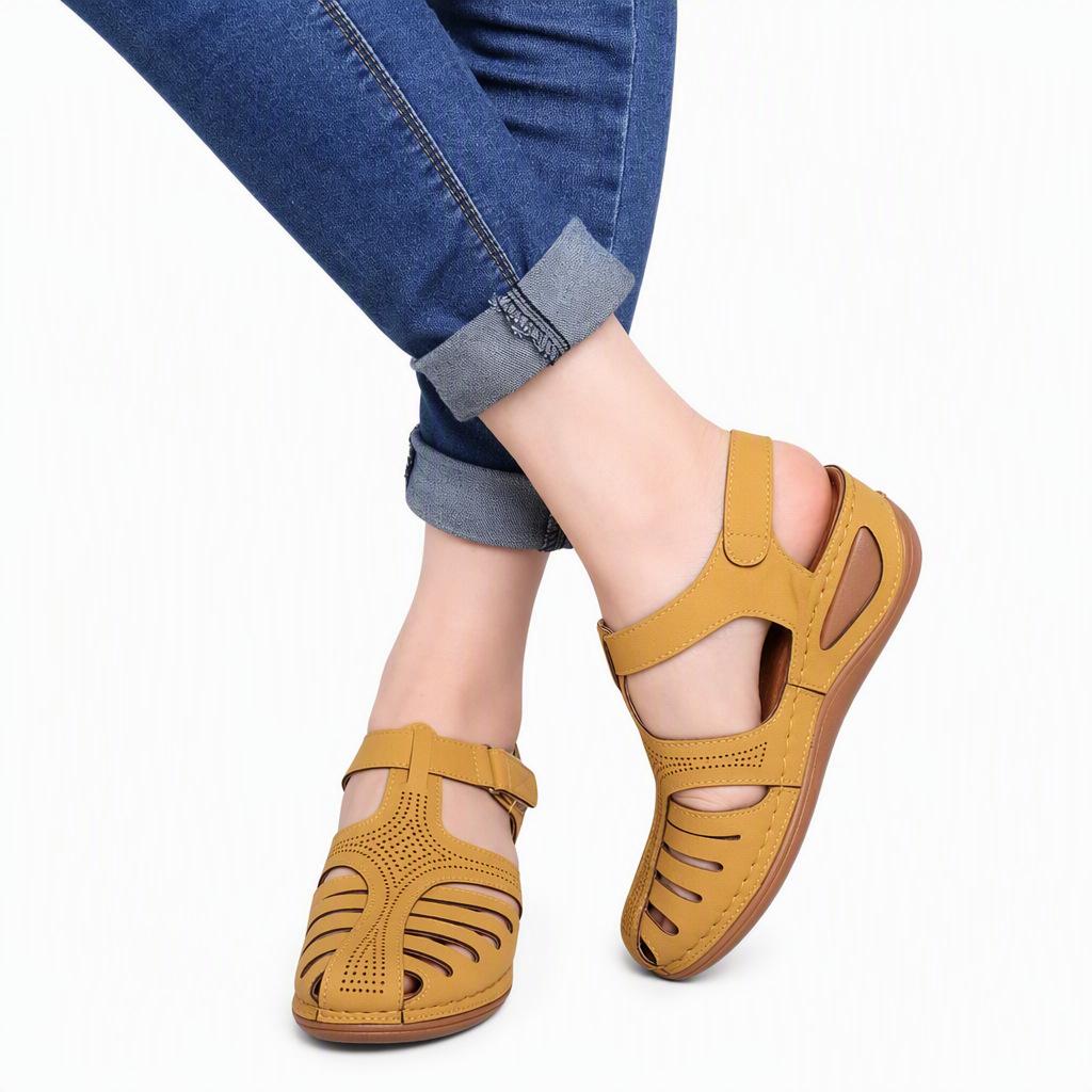 Summer Retro Women's Sandals Car Line Hole Shoes Large Size Round Head Wedge Sandals