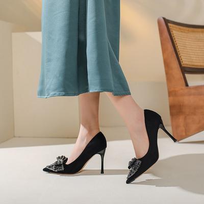 Мода Женская мода Высокие каблуки Острый носок Мелкий вырез Отделка бисером Узел-бабочка Темперамент Слипоны