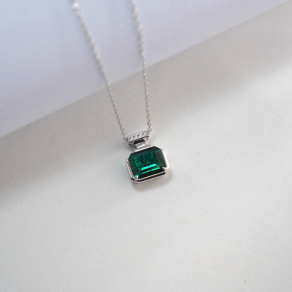 Серебряный S925 Кулон-бутылочка для духов с изумрудом - Роскошный дизайн для женщин