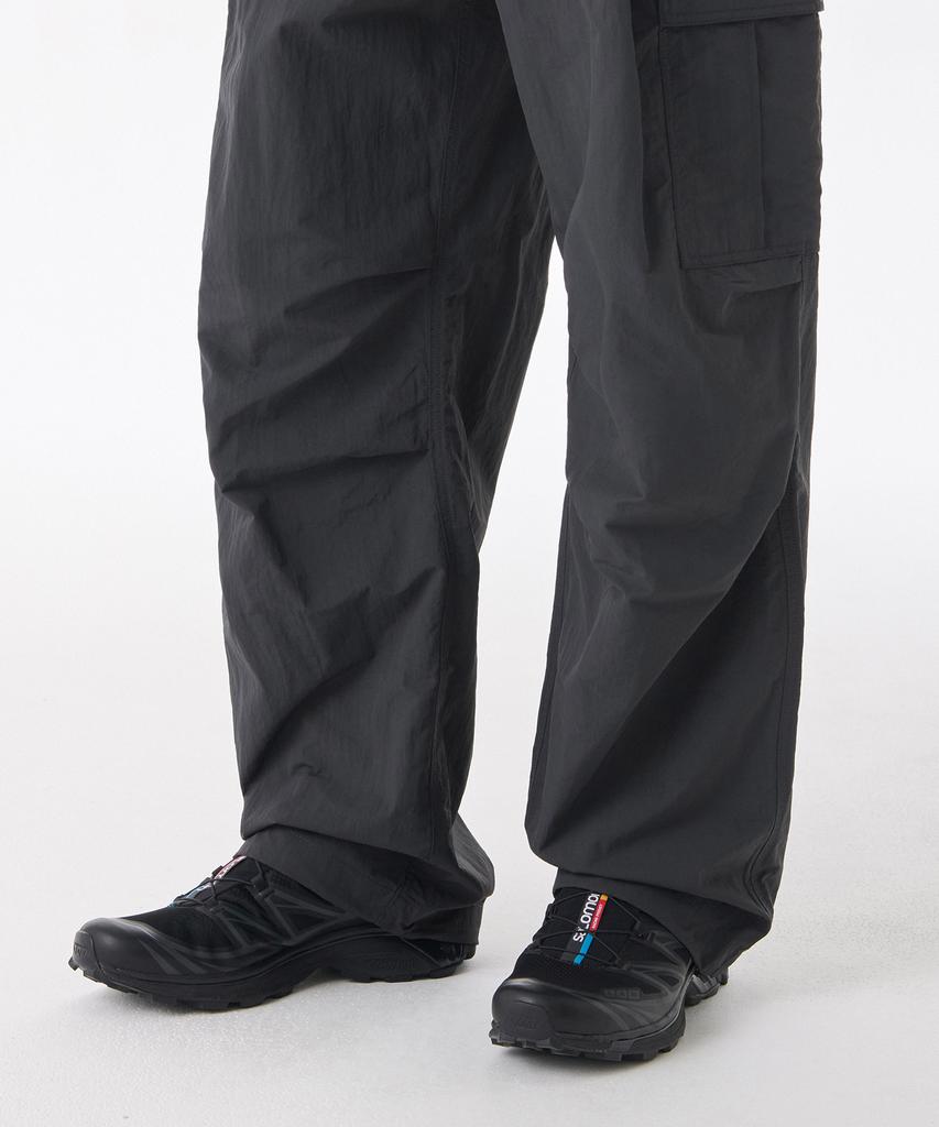 MUSINSA STANDARD Nylon One-Tuck Parachute Cargo Pants [Dark Grey]