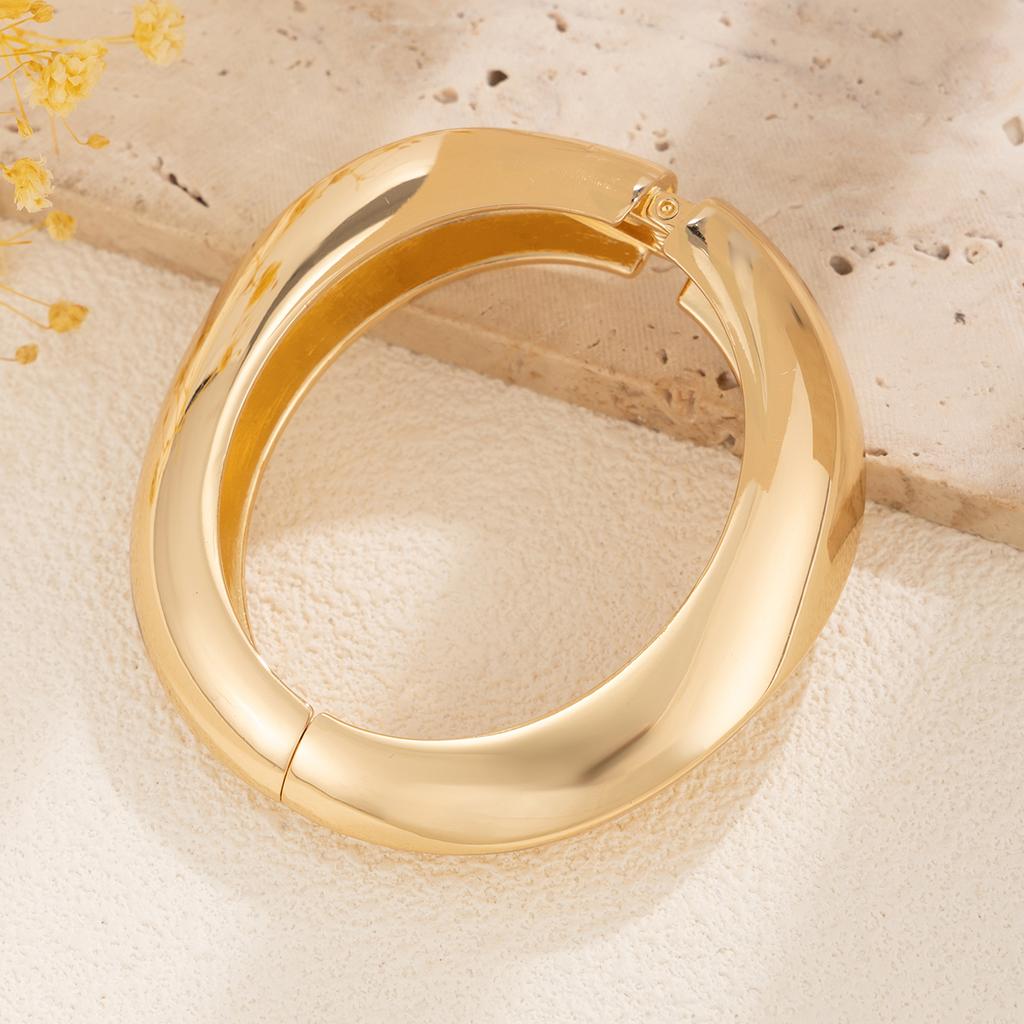 Ingemark Punk Heavy Metal Chunky Smooth Open Spring Bangles for Women Creative Wide Cuff Bracelet Grunge Jewelry Steampunk Men