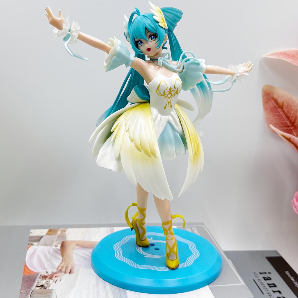Hatsune Miki Anime Character Kawaii Pvc Model Standing and Sitting Doll Action Doll Collection Decorations Christmas Toys Gifts