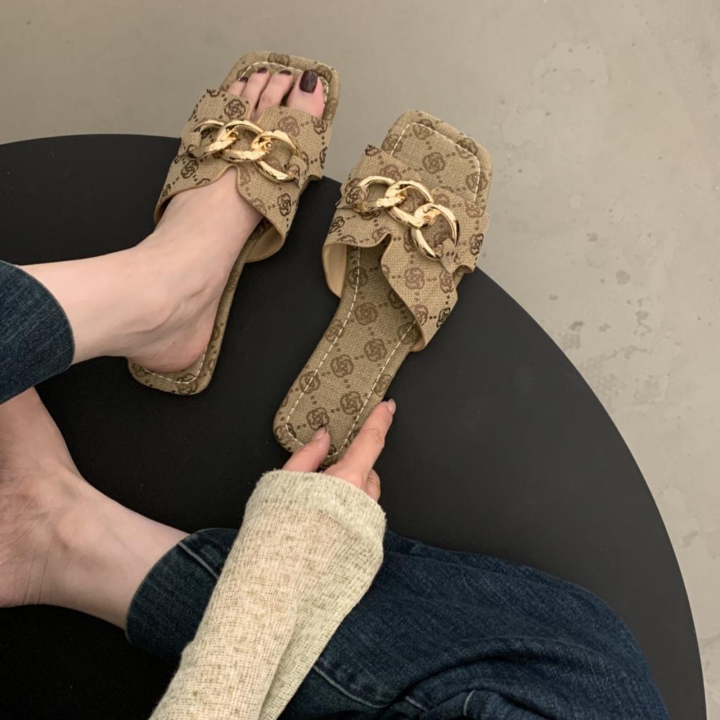 Модные женские шлепанцы на плоской подошве, трендовые дизайнерские шлепанцы, женские роскошные уличные плоские сандалии, новинка лета 2025, обувь большого размера, шлепанцы женские