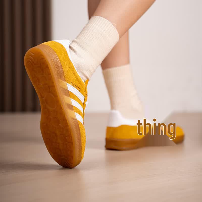 adidas Женские кроссовки для повседневной носки KH6037