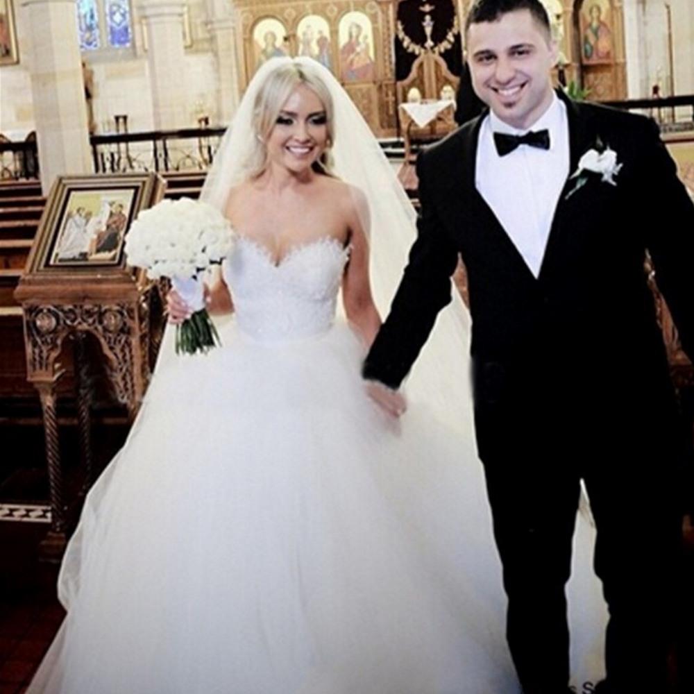 Свадебное платье в корейском стиле с тонким кружевом и бисером - длина до пола, из белого сетчатого тюля, с бретелями сзади