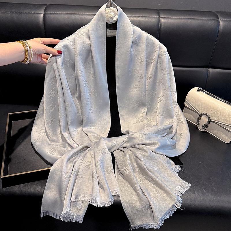 Весенне-летняя мода Имитация шелка Длинный шарф Шаль Защита от пыли Шарф Премиальный тенсел хлопок Золотой шелк Дорожное пляжное полотенце Женщины