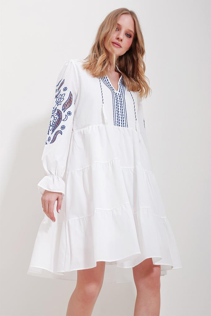 Women's Hijab Dress New Season Fashion White Judge Collar Inside Lined Embroidery Dress