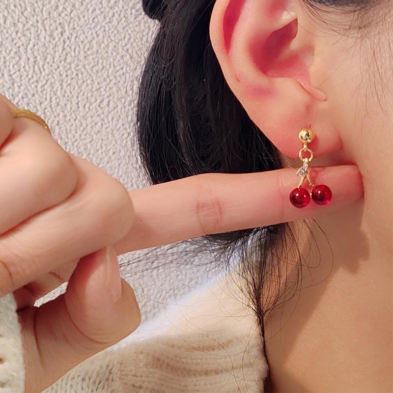 Серьги Красные стеклянные серьги-гвоздики Cherry Femininity Универсальные серьги-гвоздики Ins Style Premium