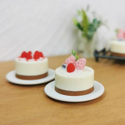1 шт. Миниатюрный кукольный домик Симуляция Глиняный Клубничный Фруктовый Торт Мини-модель Еды Для Аксессуаров Кукольного Домика Милые Игрушки-торты из Пекарни