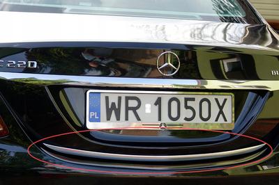 Mercedes C Class W205 — Хромированная отделка багажника — Акцент на задней двери — Деталь задней части автомобиля премиум-класса — Тюнинг Shine Enhancer Tuning