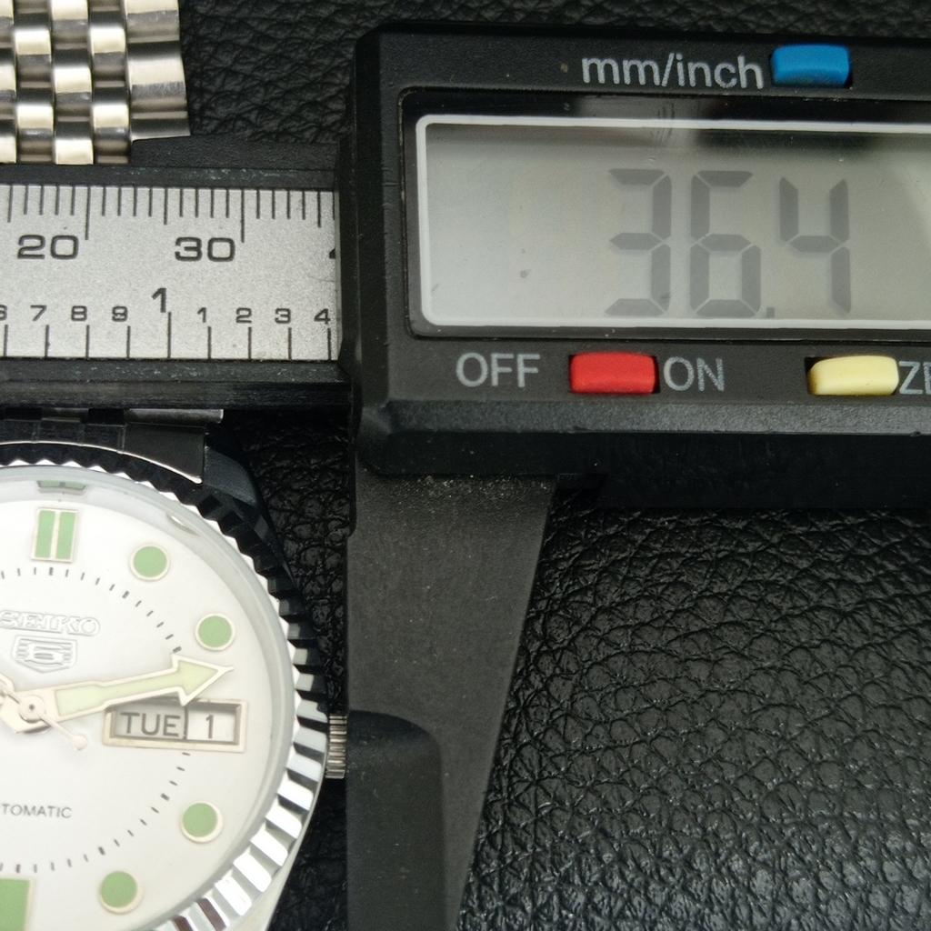 ВИНТАЖНЫЕ АВТОМАТИЧЕСКИЕ ЧАСЫ SEIKO 5 ВОССТАНОВЛЕННЫЕ ЯПОНИЯ МУЖСКИЕ БЕЛЫЙ ЦИФЕРБЛАТ a444277-1