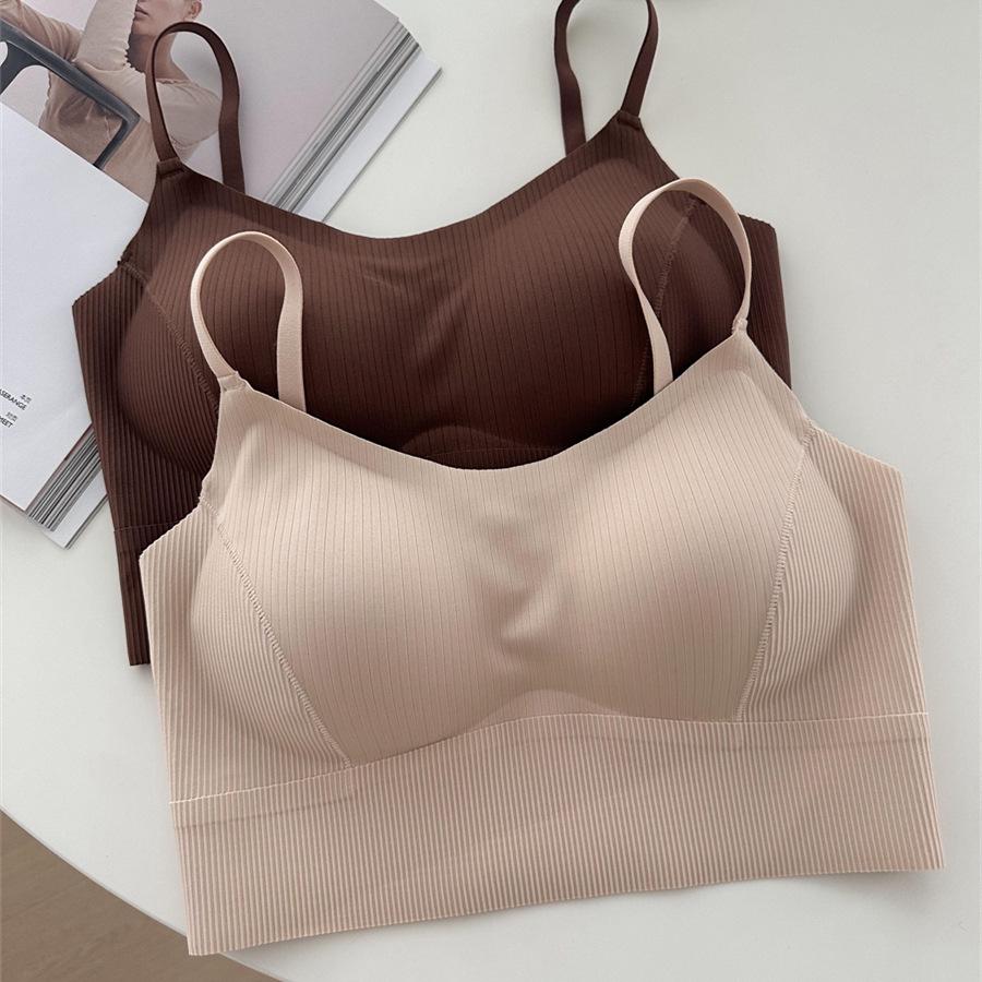 Высокий эластичный бесшовный бюстгальтер: Легкий, без косточек, удобный для занятий спортом или ношения верхней одежды