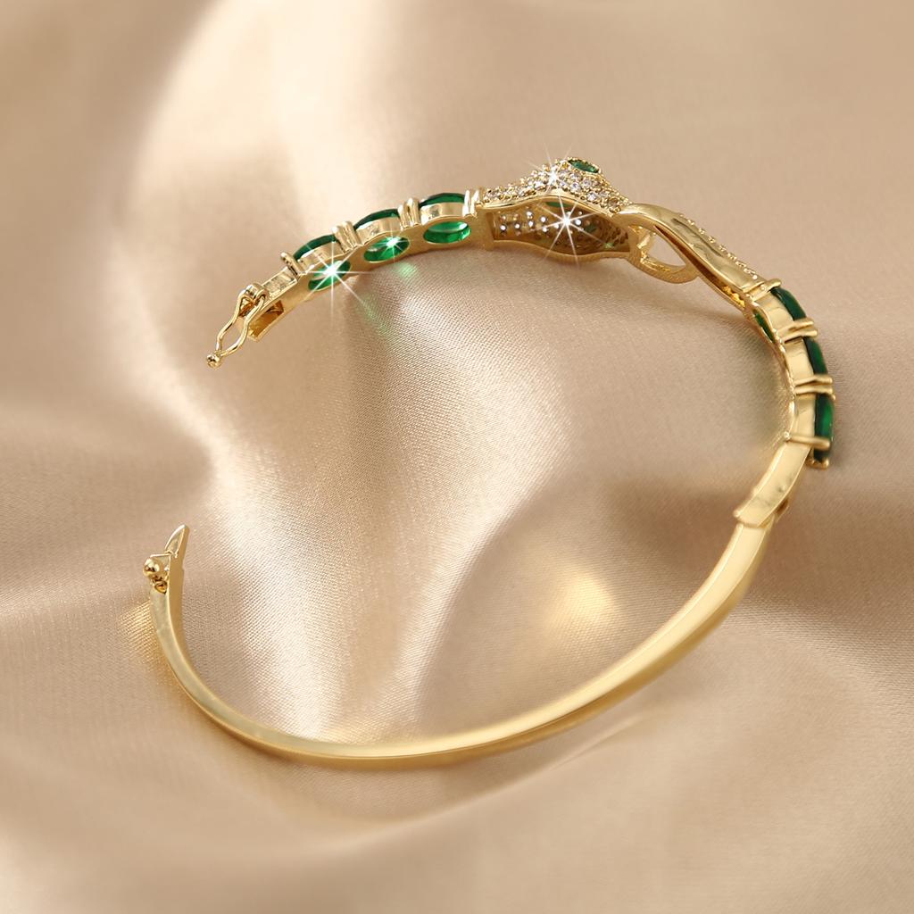 Retro Light Luxury Bracelet for Women with a High-end Feel, Zircon Green Bracelet