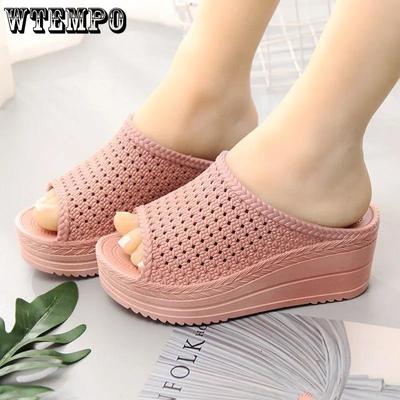 Нескользящие домашние женские тапочки, полые однотонные летние модные удобные тапочки на высоком каблуке