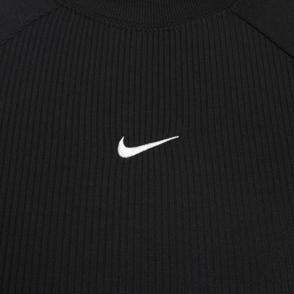 Nike Футболки женские черные с круглым вырезом умеренные IF0243-010