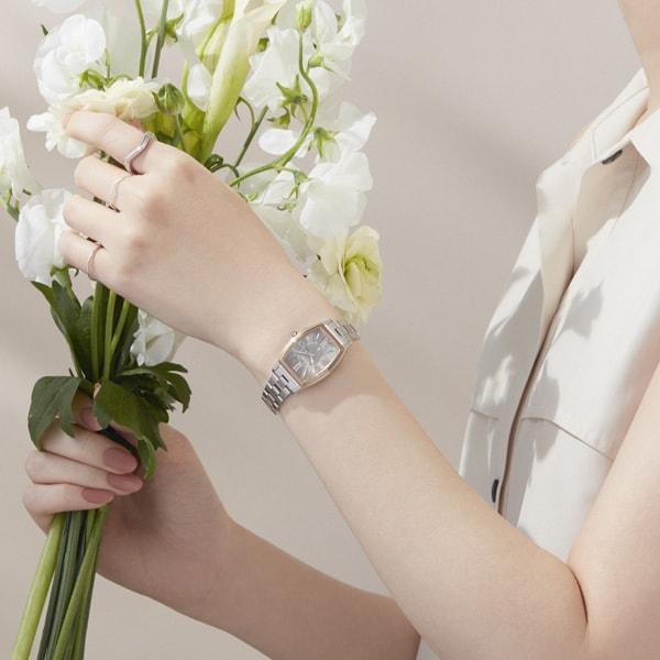 Seiko Women's SSQW072 (LUKIA Grow Solar Radio Controlled Metal Band Women's) Tonneau Watch Silver