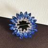 Роскошная Брошь-Цветок с Синими Бриллиантами - Женский Высококлассный Аксессуар с Регулируемой Застежкой на Талии и Премиальной Булавкой