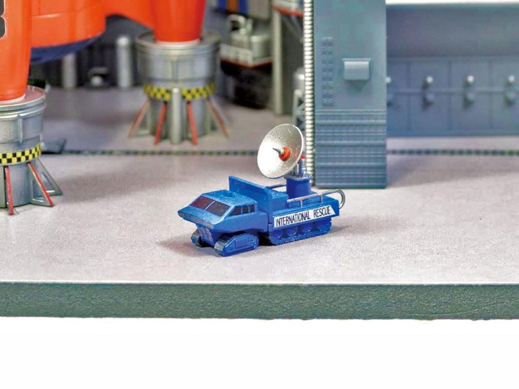 Aoshima Bunka Kyozaisha Thunderbird Thunderbird 3 Launch Base Series Plastic Model No.12 & 1/350