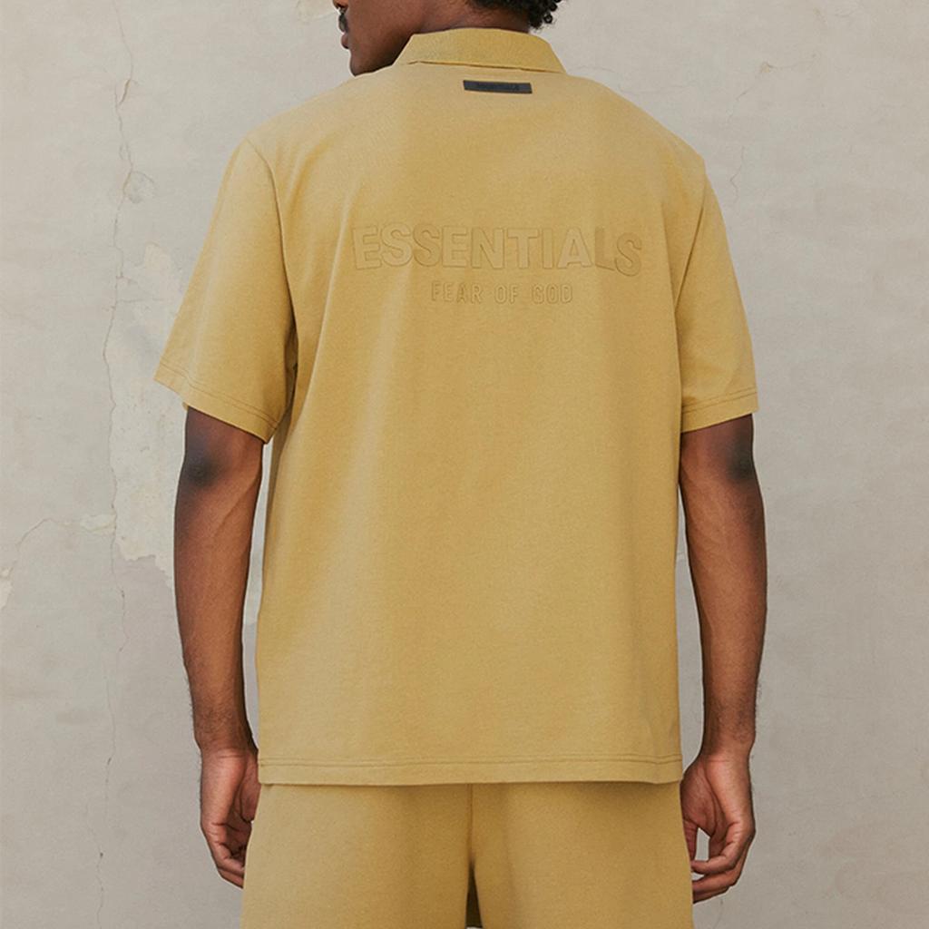 Fear of God Essentials Поло с коротким рукавом с однотонным принтом логотипа, унисекс, цвет Янтарный, FOG-FW21-006