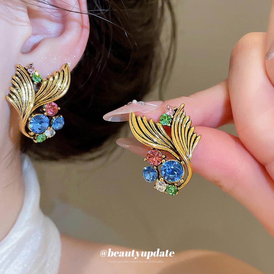 Silver Needle Retro Diamond Fishtail Earrings, Light Luxury High-end Niche Creative Earrings for Women