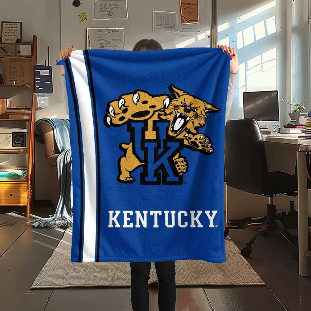Kentucky Wildcats Print Flannel Blanket High Quality Warm Comfortable Cover for All Seasons Perfect for Gifts Home Decor