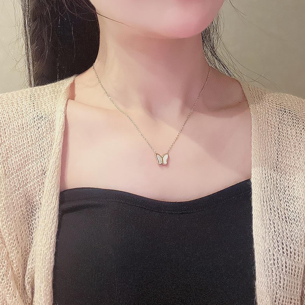 Модное титановое ожерелье-бабочка, простая темпераментная нишевая ключичная цепочка из 18-каратного золота, подвеска, сетевое взрывное ювелирное изделие