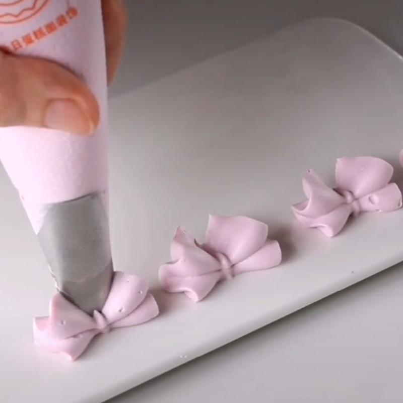 Bow Tie Piping Tip Stainless Steel Leaf Lily Fondant Cream Squeeze Nozzle Cookie Cake Decorating Kitchen Baking Tools