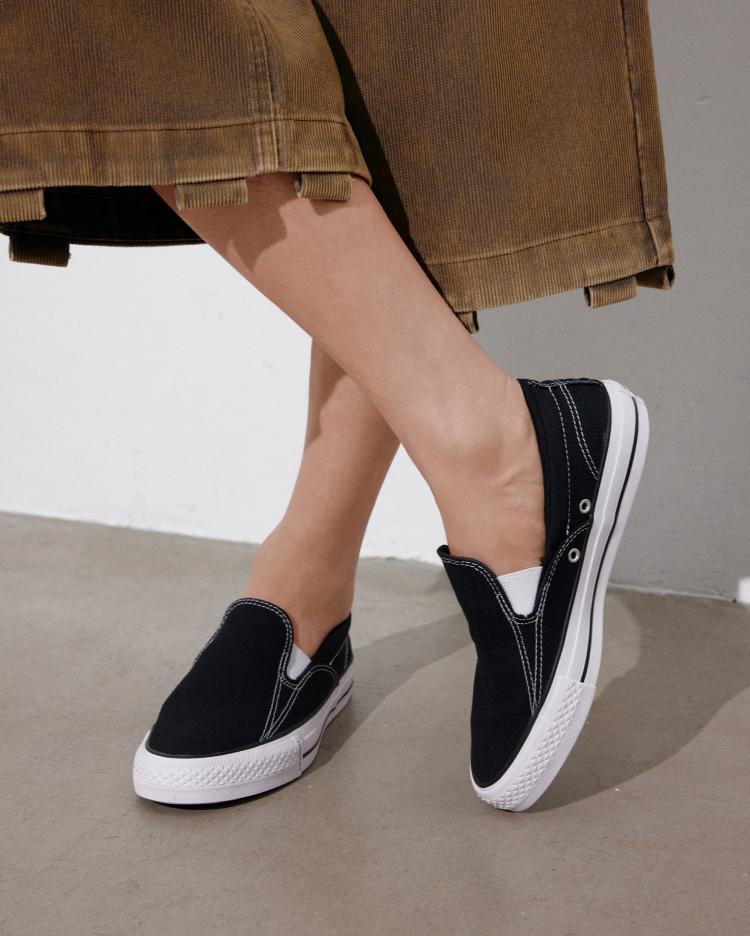 Converse Abrasion Resistant Cushioning Support Low top Canvas Shoes