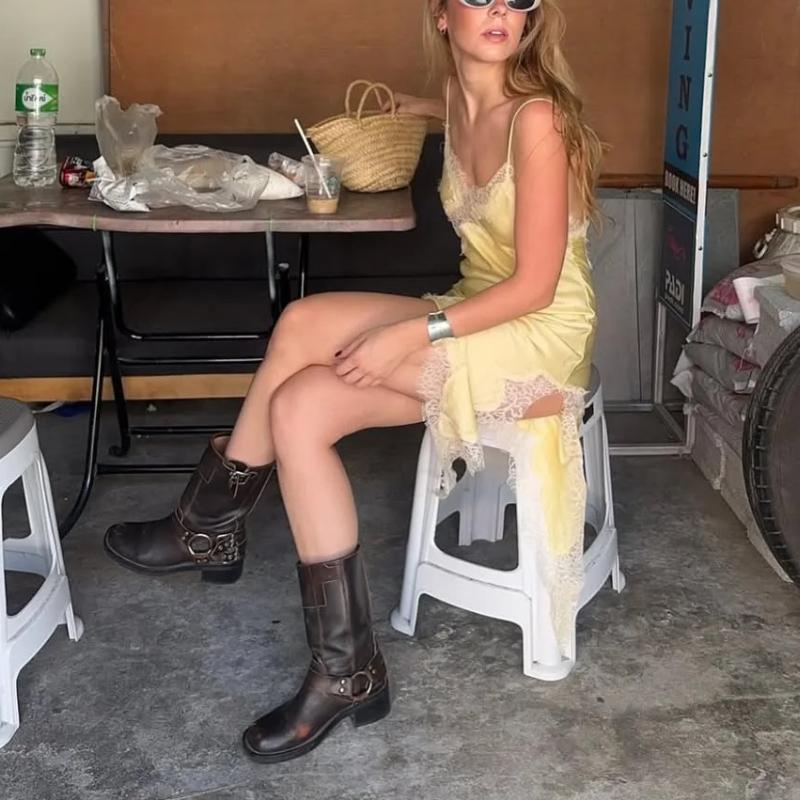 Chic Black Lace Cami Tops Women V Neck Patchwork Sleeveless Y2K Girl Tops Fashion 2025 Summer Holiday Beach Tops