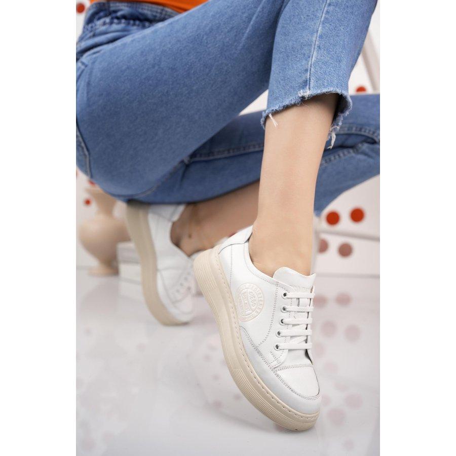 Женские кроссовки из натуральной кожи