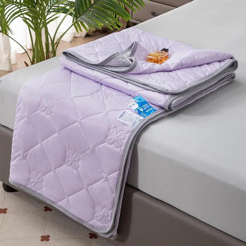 Cooling Blankets Smooth Air Condition Comforter Lightweight Summer Quilt With Double Side Cold & Cooling Fabric