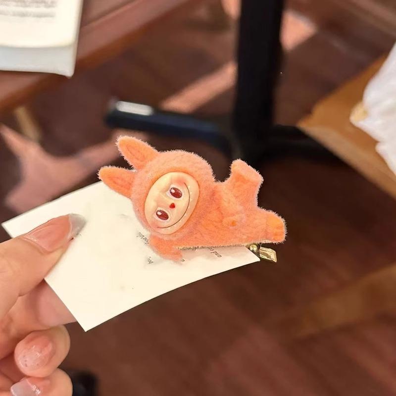 1pc 3D Stretch Cloth Hair Clip, Cute Cartoon Plush Lying Posture Figurine Hair Clip, High Aesthetic Value, Broken Hair Side Clip