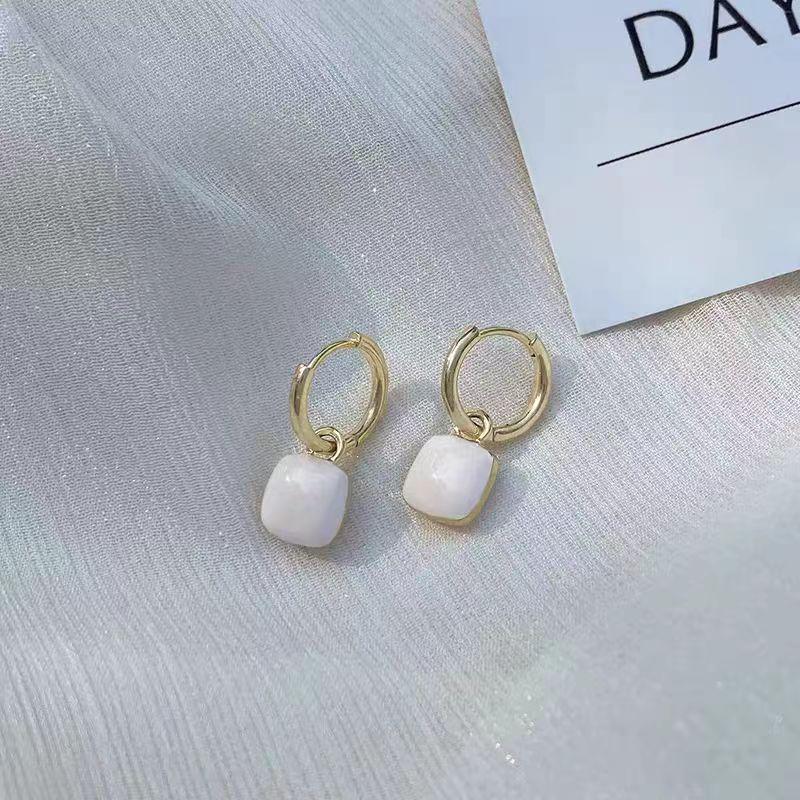 Элегантные квадратные серьги с красной капельной глазурью — универсальные, высококачественные и легкие, роскошные