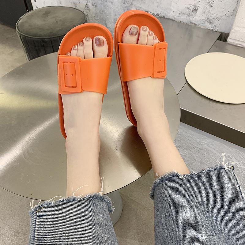 2025 тапочки женские летние модные верхняя одежда студенческие на толстой подошве классные тапочки, корейская версия персонализированной домашней и уличной плоской пляжной обуви