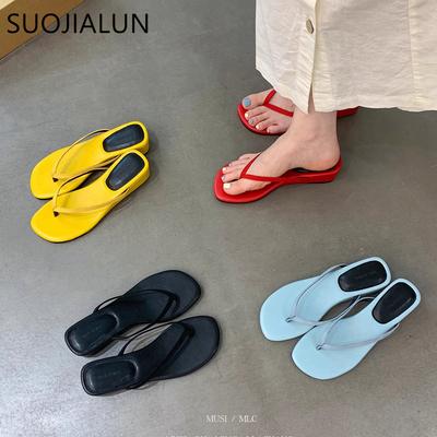 Мода SUOJIALUN 2025 Лето Новый Бренд Женские Шлепанцы Модные Узкие Ремни Женские Элегантные Уличные Платье Слайды Низкий Клиновидный Каблук Вьетнамки