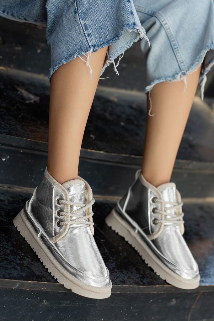 Женские современные стильные модные ботинки, ботинки из искусственной кожи, модель Валерии, меховые сапоги на низком каблуке