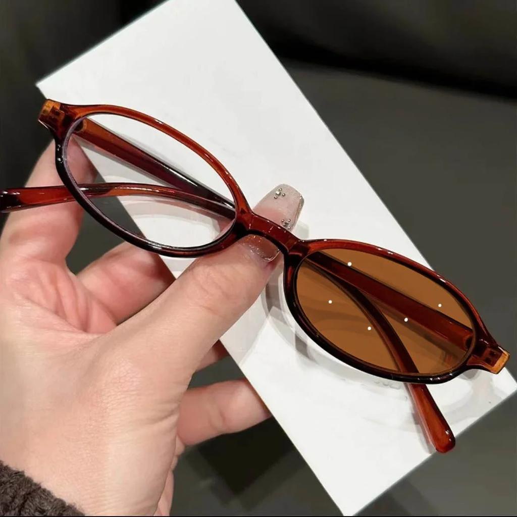 Color Changing Outdoor Eyeglasses Spicy Girl Style Photochromic Myopia Glasses Super Light Small Frame Near Sight Glasses