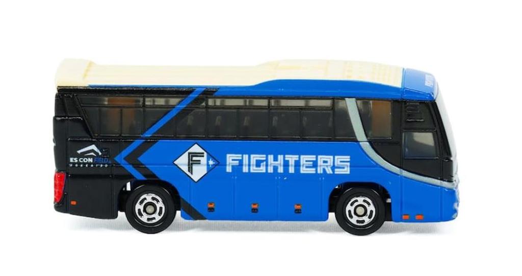 Takara Tomy Arts Tomica Командный автобус Hokkaido Nippon-Ham Fighters Hino Selega