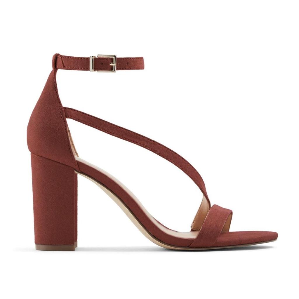 Женские замшевые босоножки на низком каблуке-лодочке на массивном каблуке