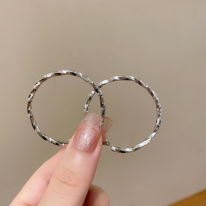 Серьги-гвоздики из нестандартного металла с серебряной иглой S925 для женщин - большой круглый дизайн